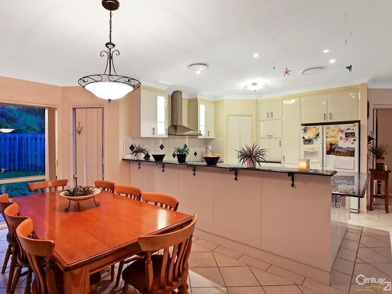 28 Laurina Court, Elanora QLD 4221