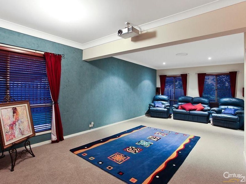 28 Laurina Court, Elanora QLD 4221