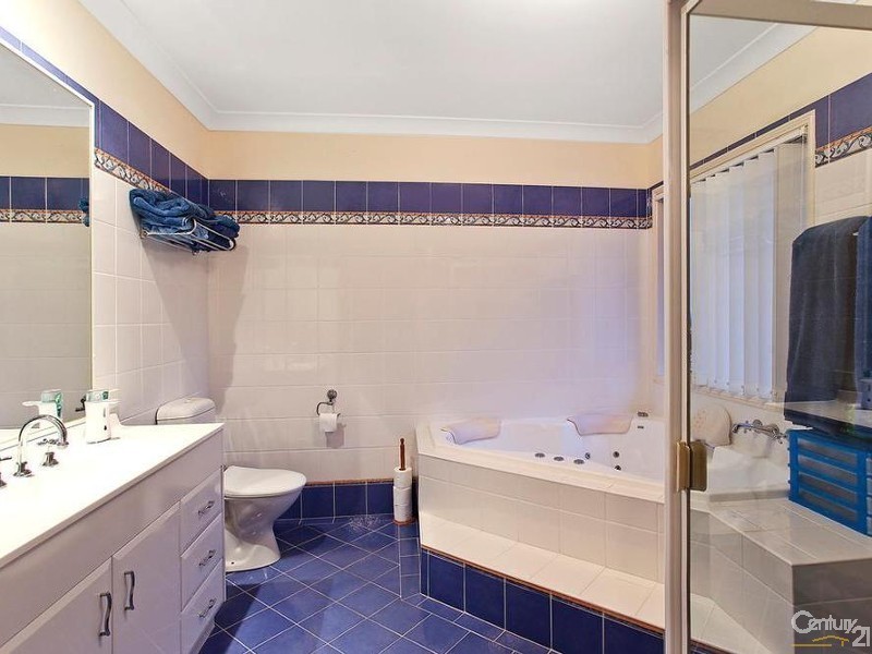 28 Laurina Court, Elanora QLD 4221