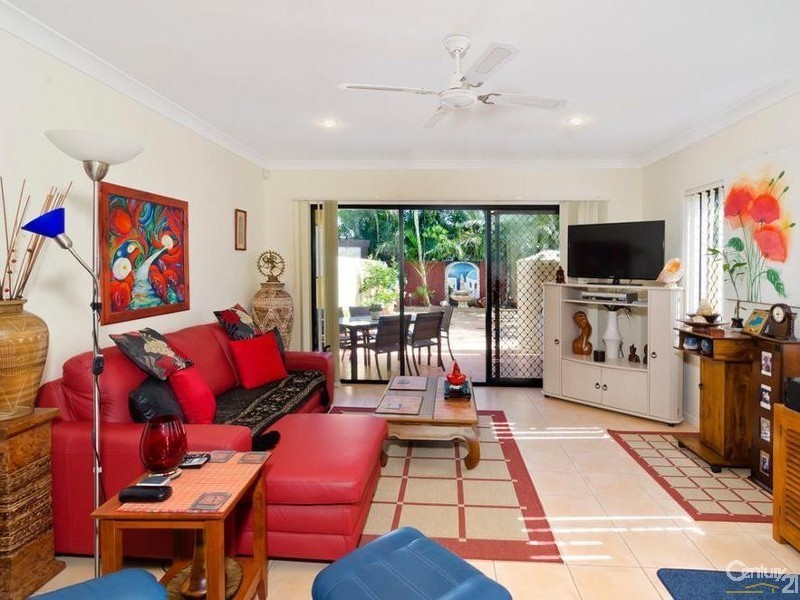 2/31 Second Avenue, Palm Beach QLD 4221