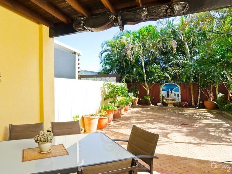 2/31 Second Avenue, Palm Beach QLD 4221