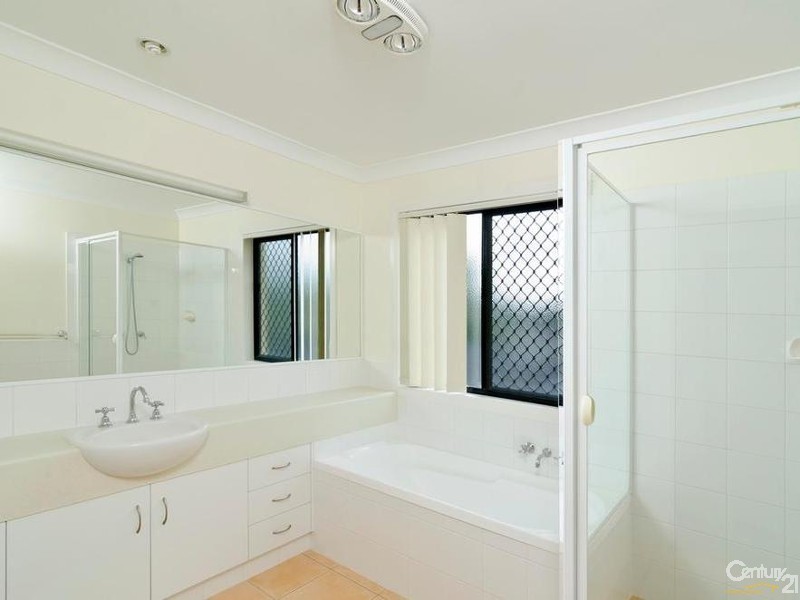 2/31 Second Avenue, Palm Beach QLD 4221