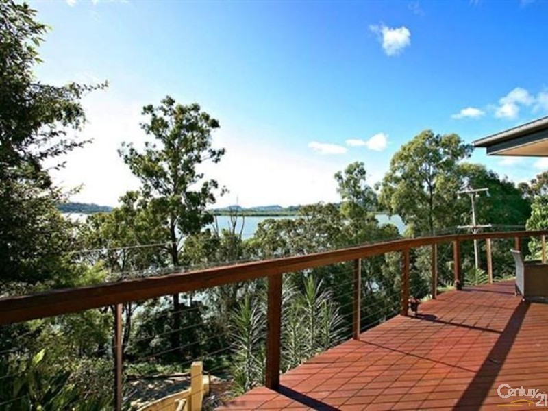 86 Broadwater Esplanade, Bilambil Heights NSW 2486