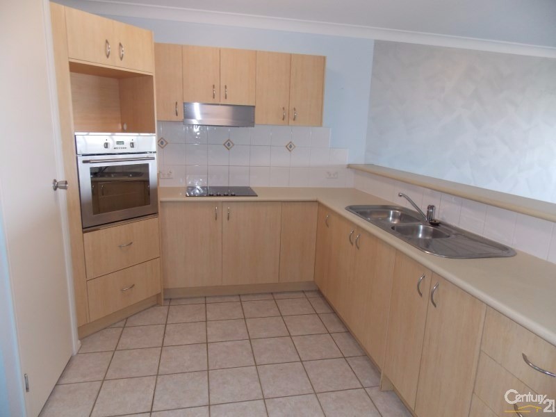 1/12 Lochlomond Drive, Banora Point NSW 2486