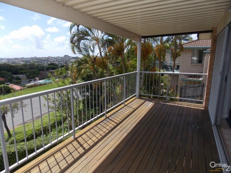 1/12 Lochlomond Drive, Banora Point NSW 2486