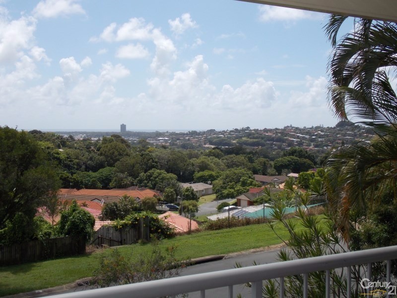 1/12 Lochlomond Drive, Banora Point NSW 2486