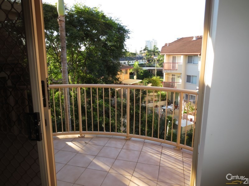 22/9 Ocean Street, Coolangatta QLD 4225