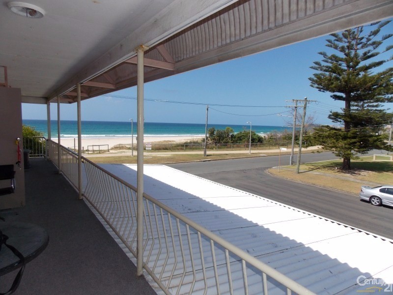 2/222 Pacific Pde, Bilinga QLD 4225