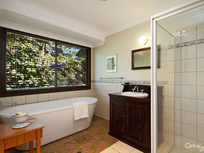 8 Blacksmiths Lane, Uki NSW 2484