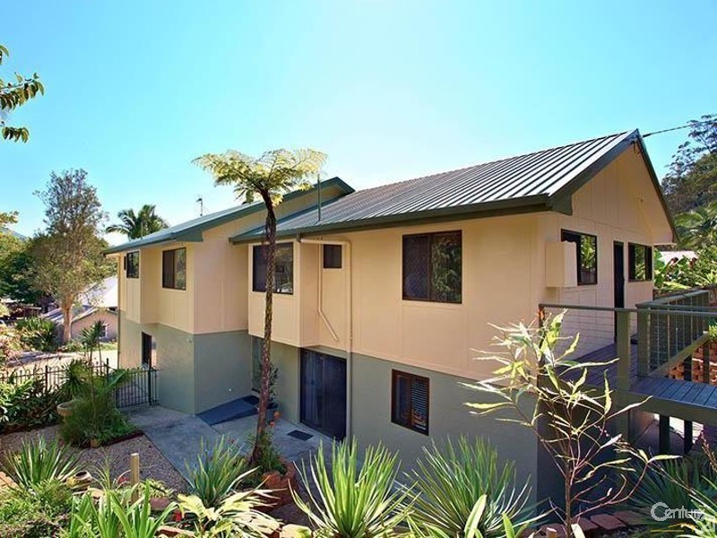 8 Blacksmiths Lane, Uki NSW 2484