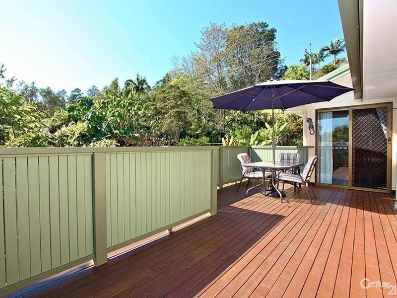 8 Blacksmiths Lane, Uki NSW 2484