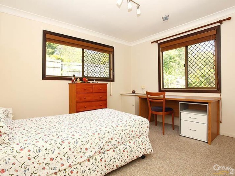 8 Blacksmiths Lane, Uki NSW 2484