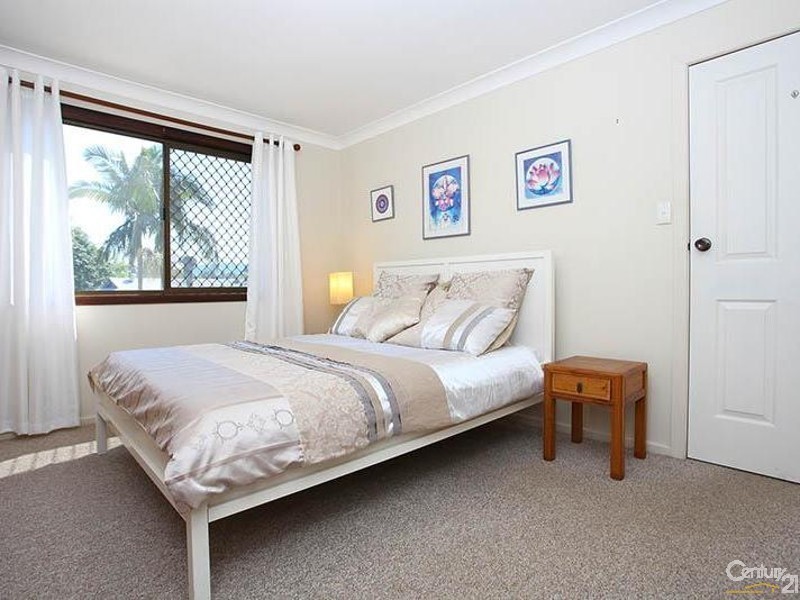 8 Blacksmiths Lane, Uki NSW 2484