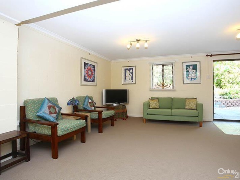 8 Blacksmiths Lane, Uki NSW 2484