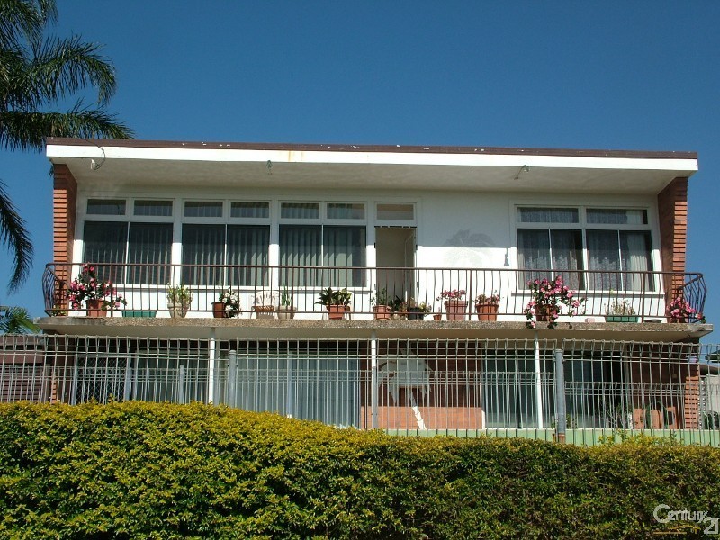 35 Pioneer Parade, Banora Point NSW 2486