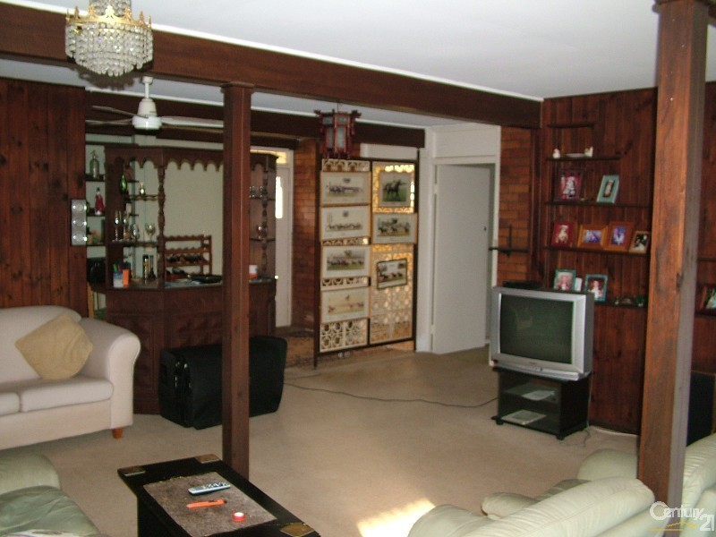 35 Pioneer Parade, Banora Point NSW 2486