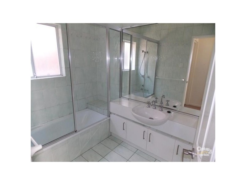 2/26 Tweed Street, Coolangatta QLD 4225