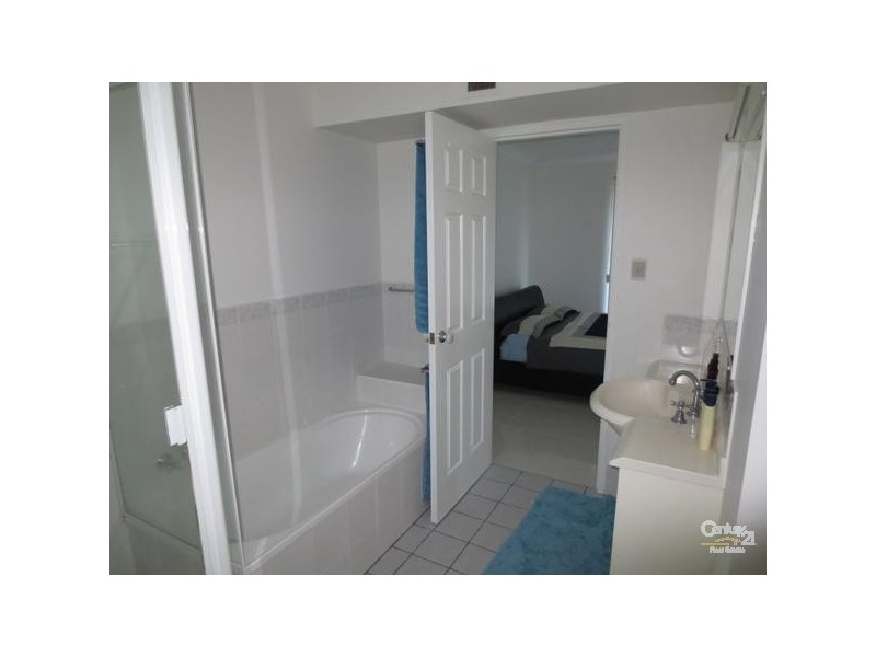 22/9 Ocean Street, Coolangatta QLD 4225