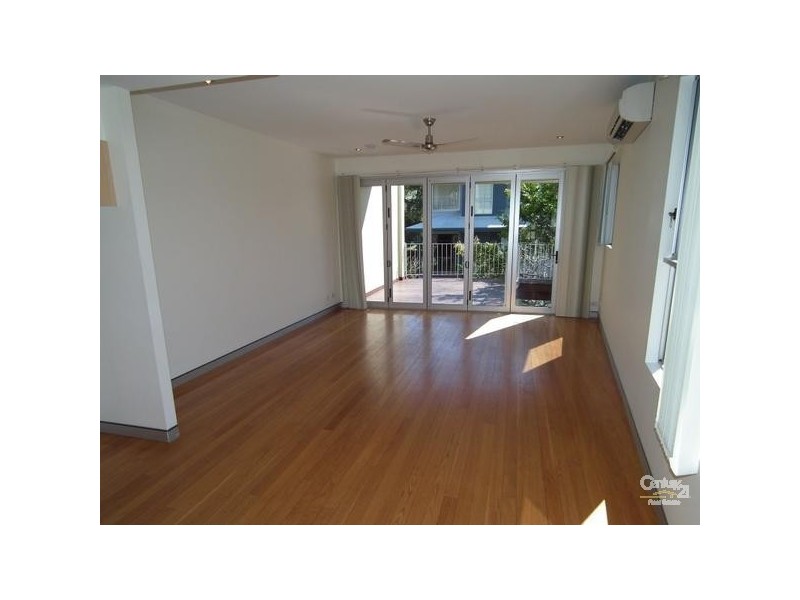 2/11 Tweed Street, Coolangatta QLD 4225