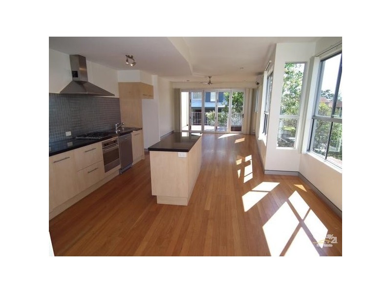 2/11 Tweed Street, Coolangatta QLD 4225