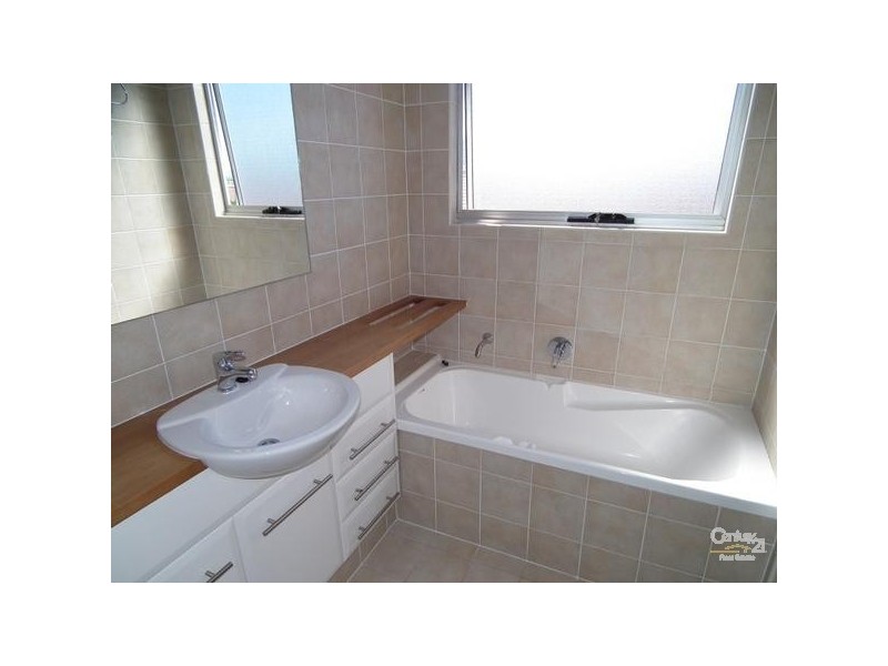 2/11 Tweed Street, Coolangatta QLD 4225