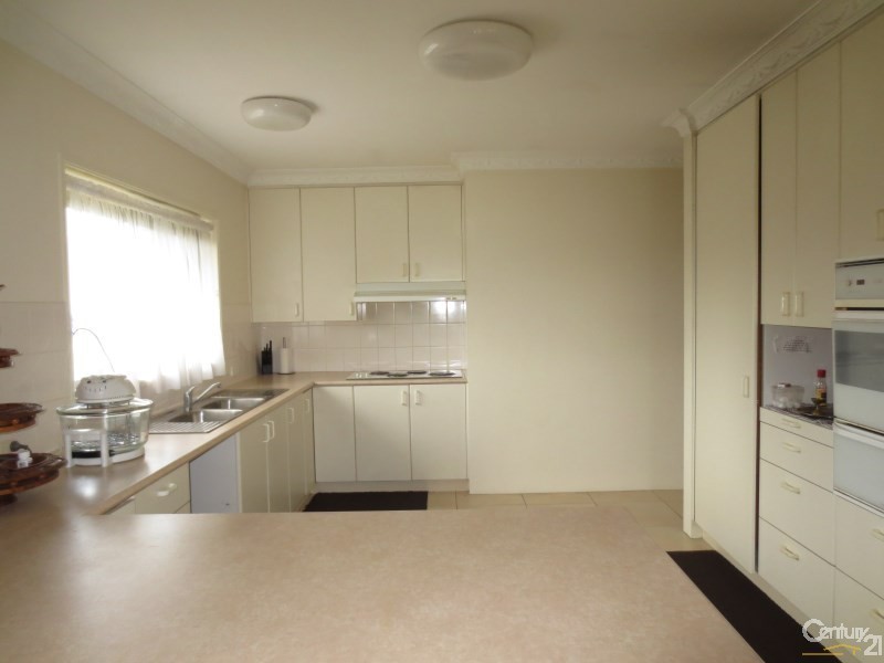 28 Bolton Street, Coolangatta QLD 4225