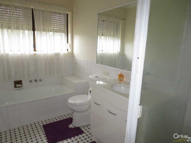 28 Bolton Street, Coolangatta QLD 4225