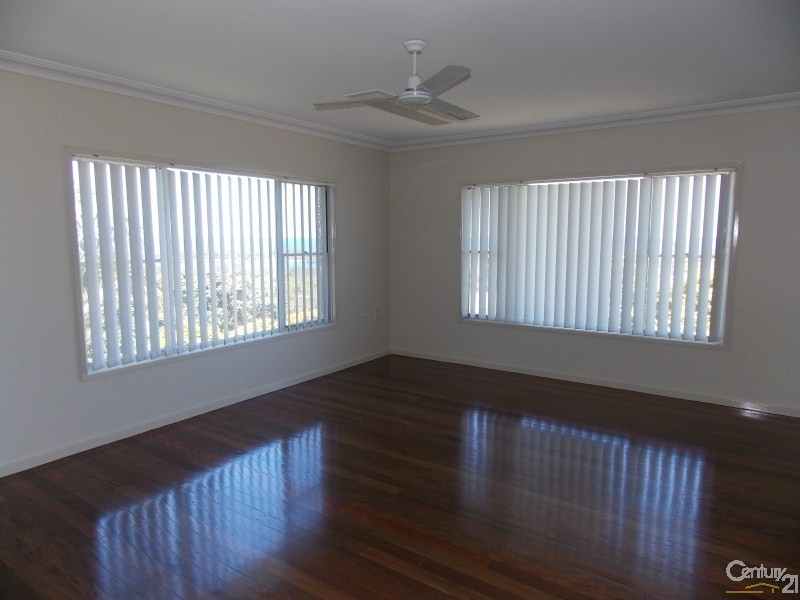 20 Seaview Rd, Banora Point NSW 2486