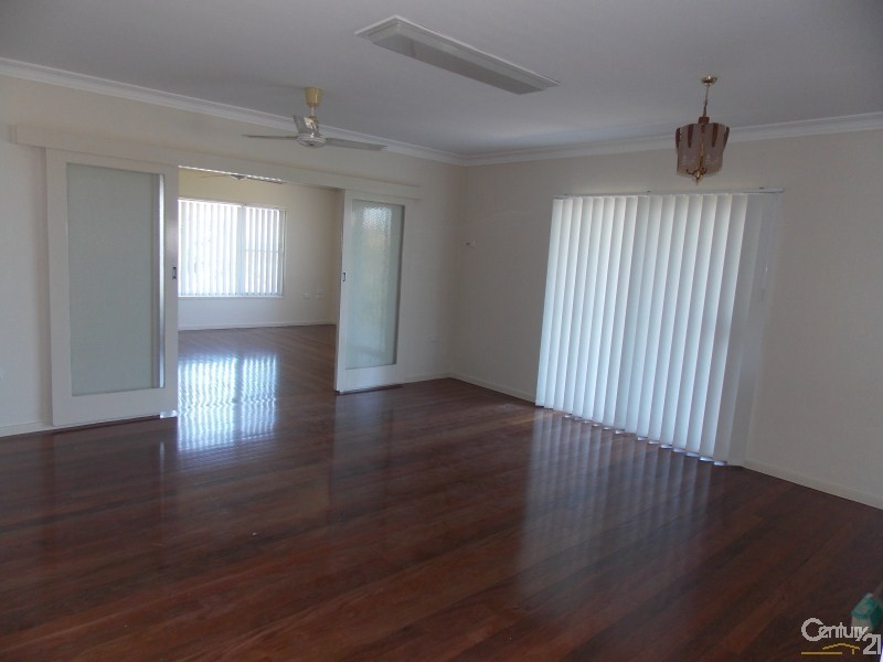 20 Seaview Rd, Banora Point NSW 2486