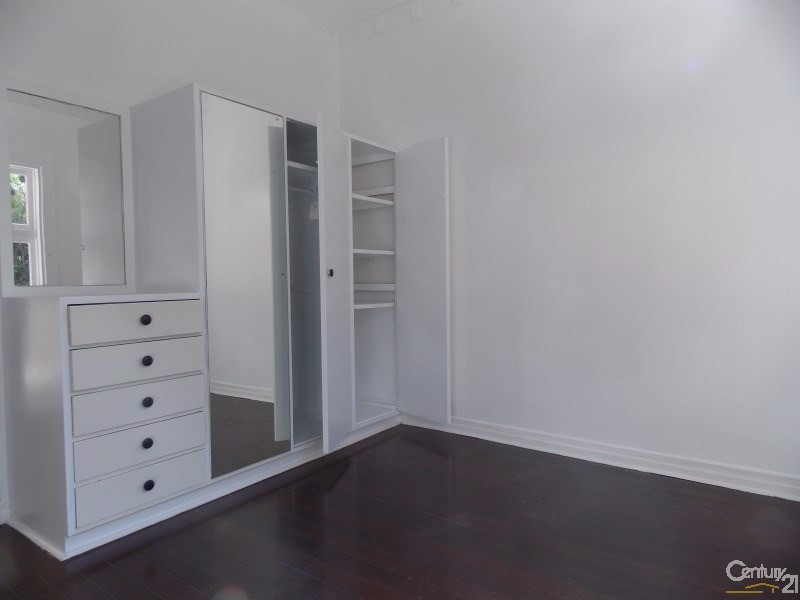 1/12 Miles Street, Coolangatta QLD 4225