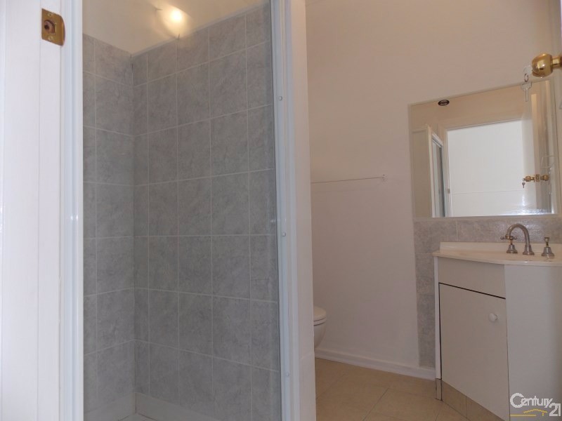 1/12 Miles Street, Coolangatta QLD 4225