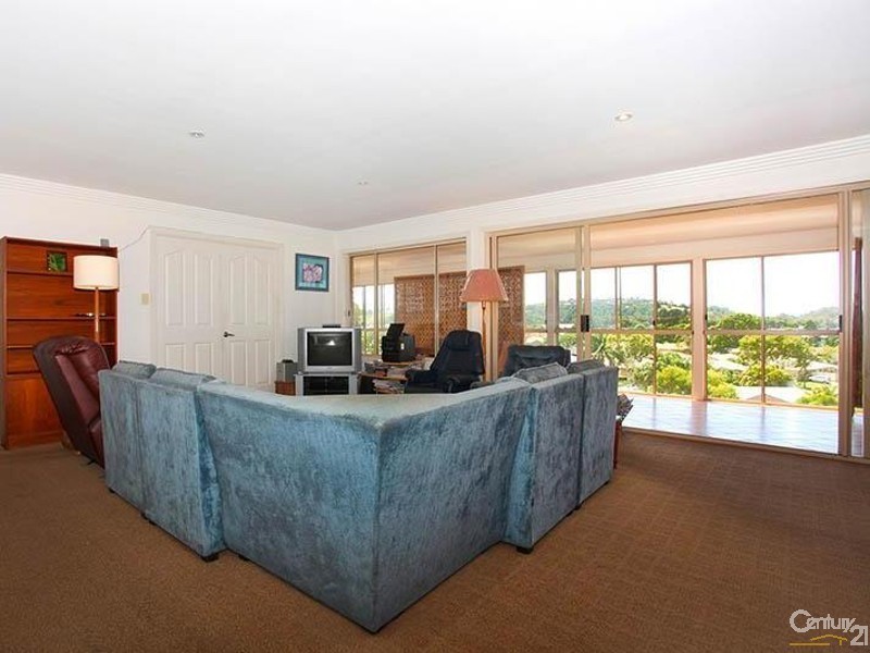 10 Firewheel Way, Banora Point NSW 2486