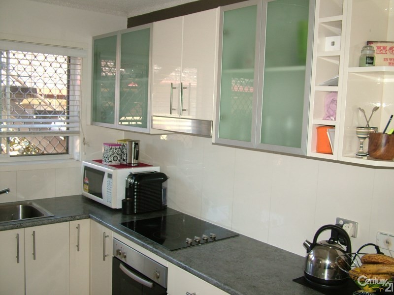 2/5 Douglas Street, Coolangatta QLD 4225