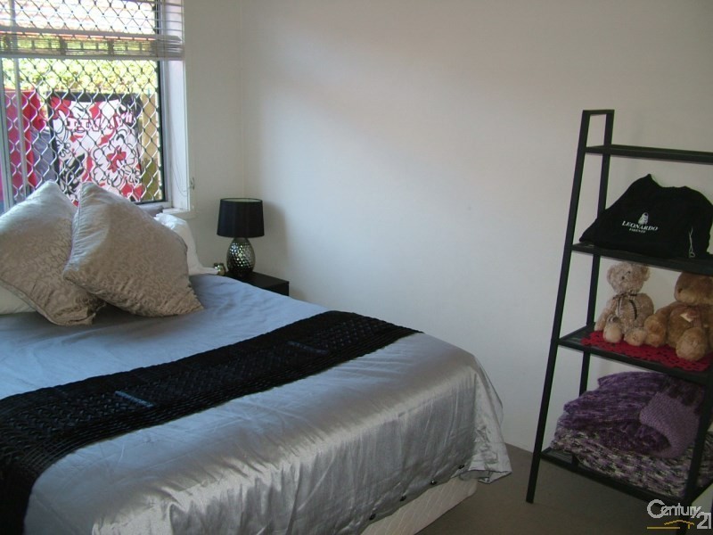 2/5 Douglas Street, Coolangatta QLD 4225