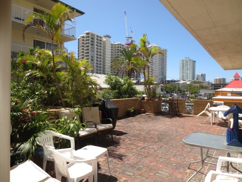 2/22 Garrick Street, Coolangatta QLD 4225