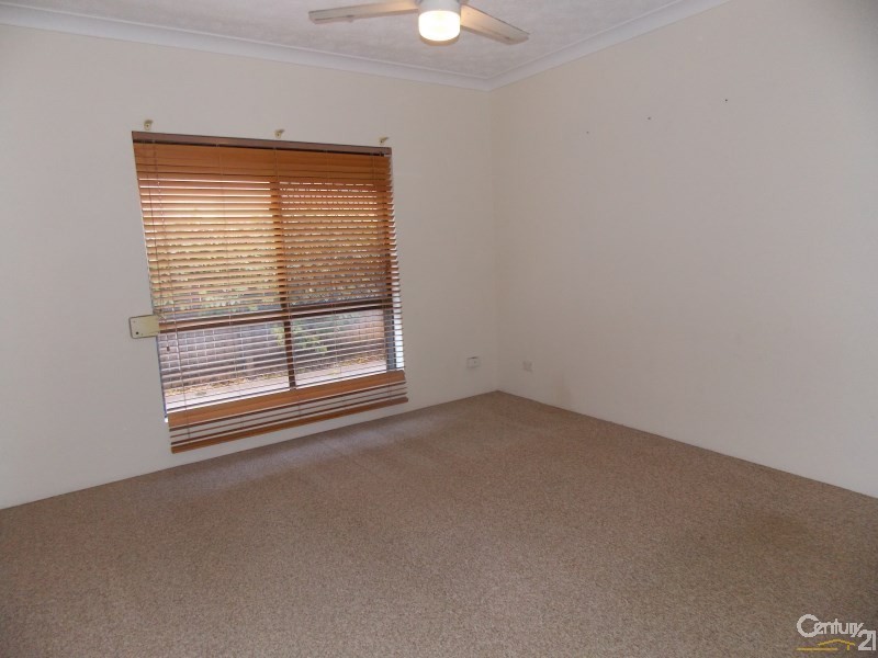 1/28 Bolton Street, Coolangatta QLD 4225