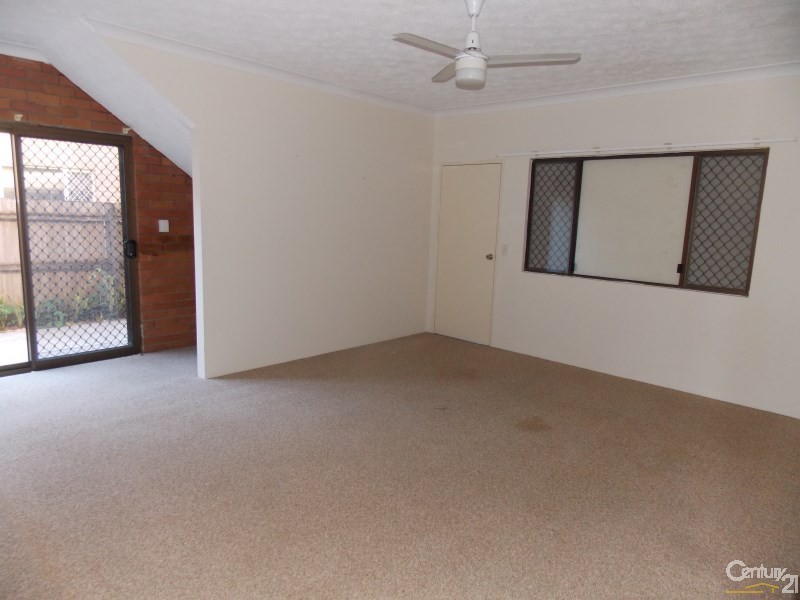 1/28 Bolton Street, Coolangatta QLD 4225