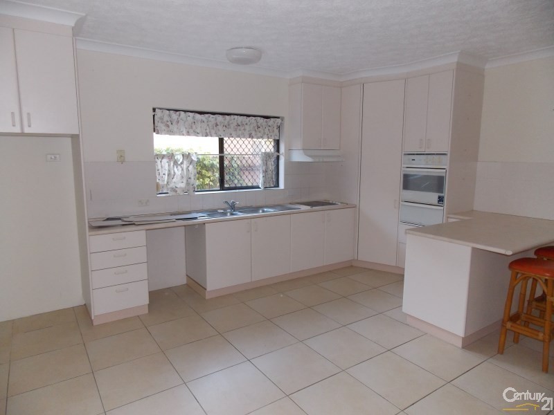 1/28 Bolton Street, Coolangatta QLD 4225