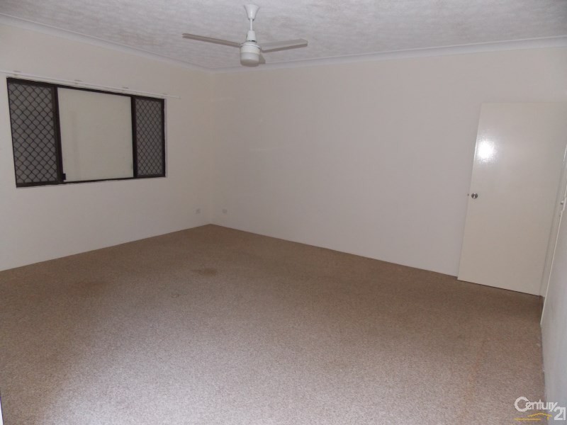 1/28 Bolton Street, Coolangatta QLD 4225