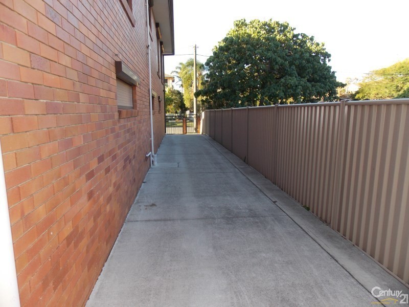 1/28 Bolton Street, Coolangatta QLD 4225