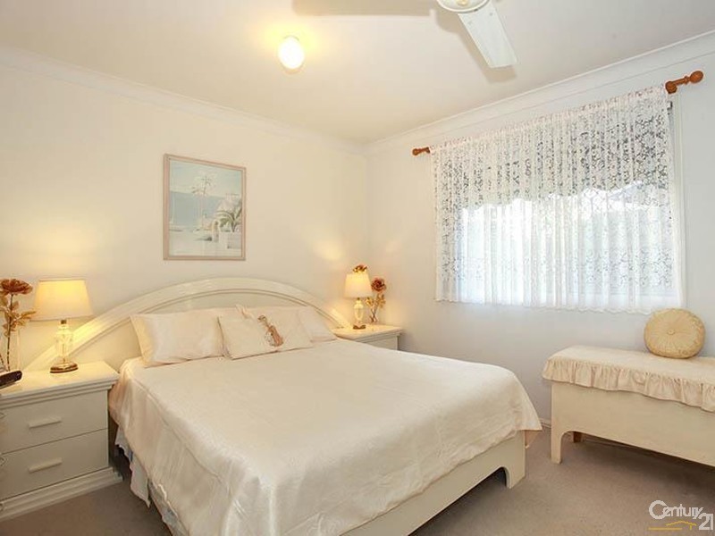 8/13 Kentia Crescent, Banora Point NSW 2486