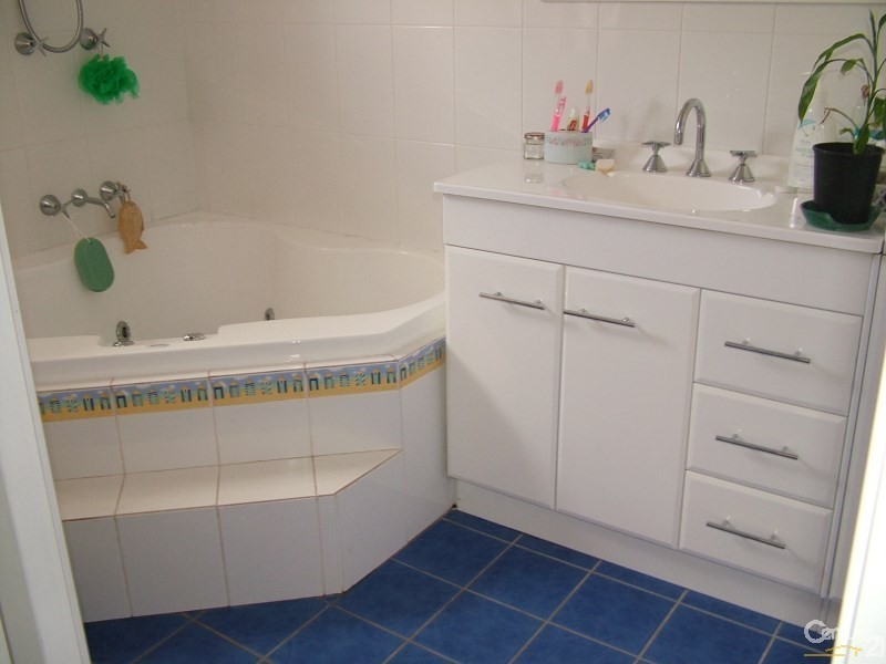 31 The Lakes Drive, Tweed Heads West NSW 2485