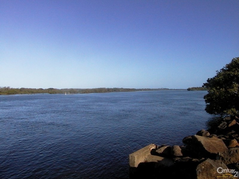 31 The Lakes Drive, Tweed Heads West NSW 2485