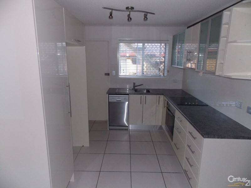 2/5 Douglas Street, Coolangatta QLD 4225