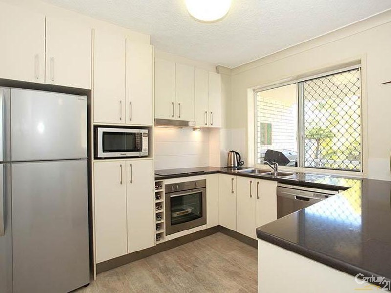 8/54 Dutton Street, Coolangatta QLD 4225