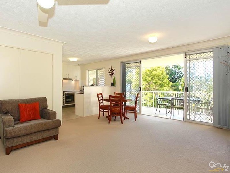 8/54 Dutton Street, Coolangatta QLD 4225