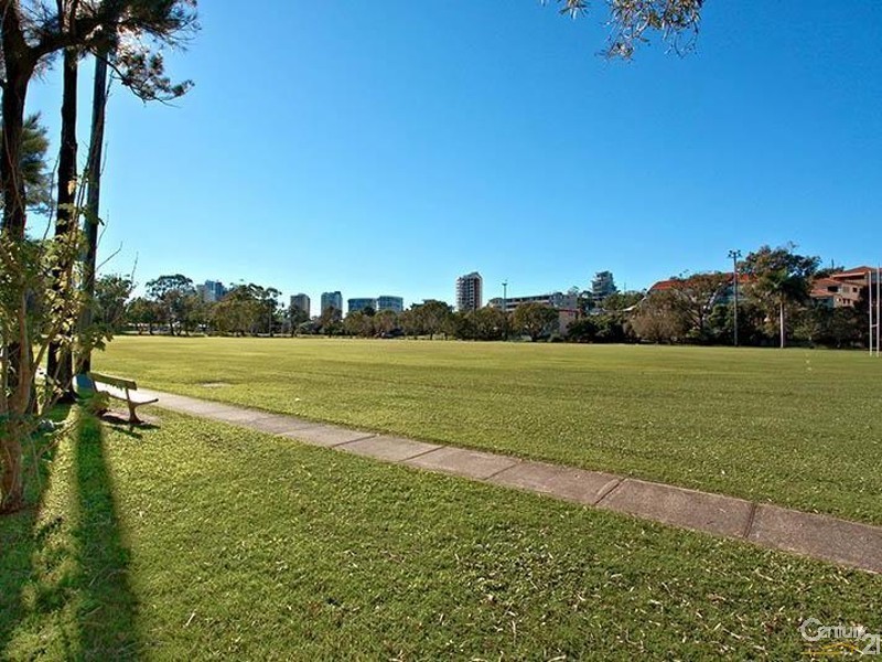 8/54 Dutton Street, Coolangatta QLD 4225