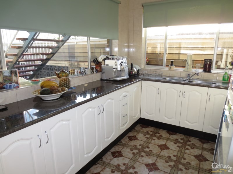 121 Golden Four Drive, Bilinga QLD 4225