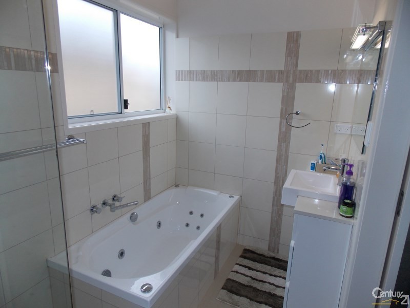 15 Hillcrest Avenue, Tweed Heads South NSW 2486