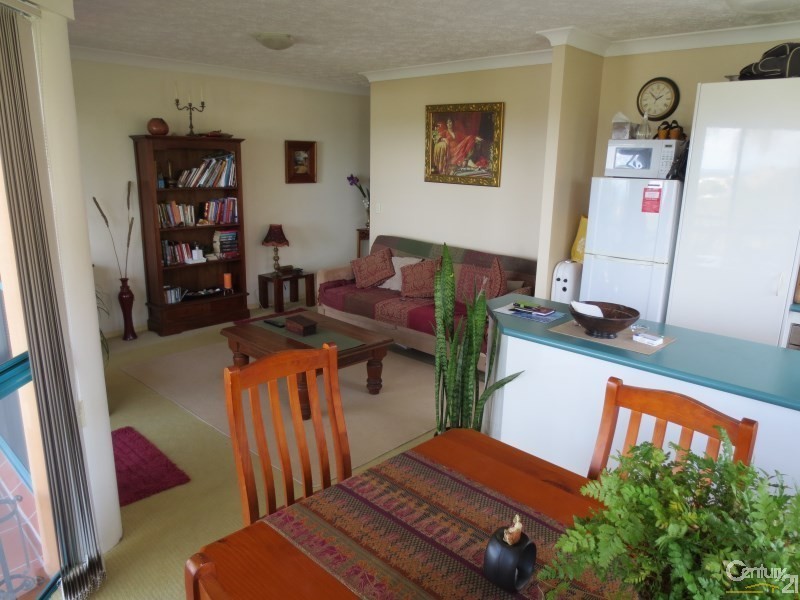 8/40 Rutledge Street, Coolangatta QLD 4225